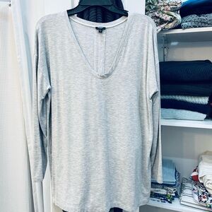 Express Light Gray Long Sleeve V-Neck Top